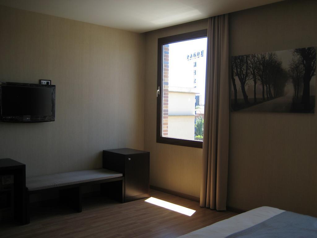 Hotel Dinastia Getafe Exterior foto